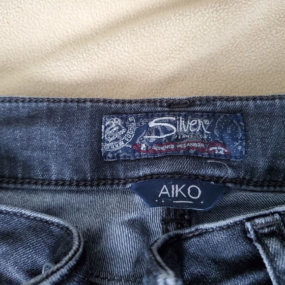 Silver Jeans - Picture 6 of 8